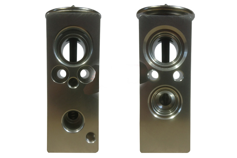 DETENTEUR NEW HOLLAND T5 POUR EVAPORATEUR EV159